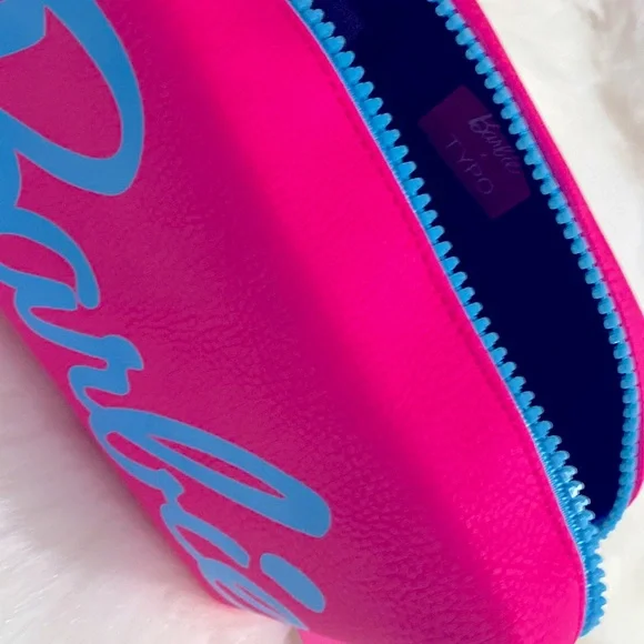Barbie x Typo Barbie Cosmetic Bag NWT Excellent Condition - Picture 8 of 10
